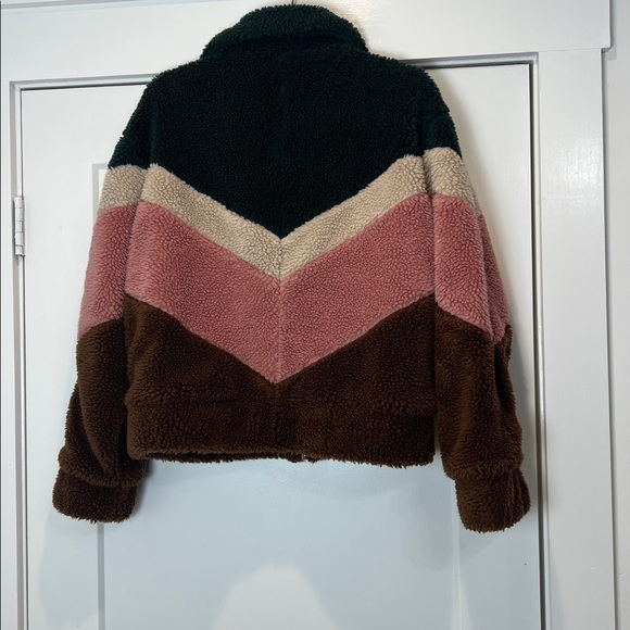 BDG Chevron Sherpa Jacket in Earth Tones size medium. - Picture 7 of 9